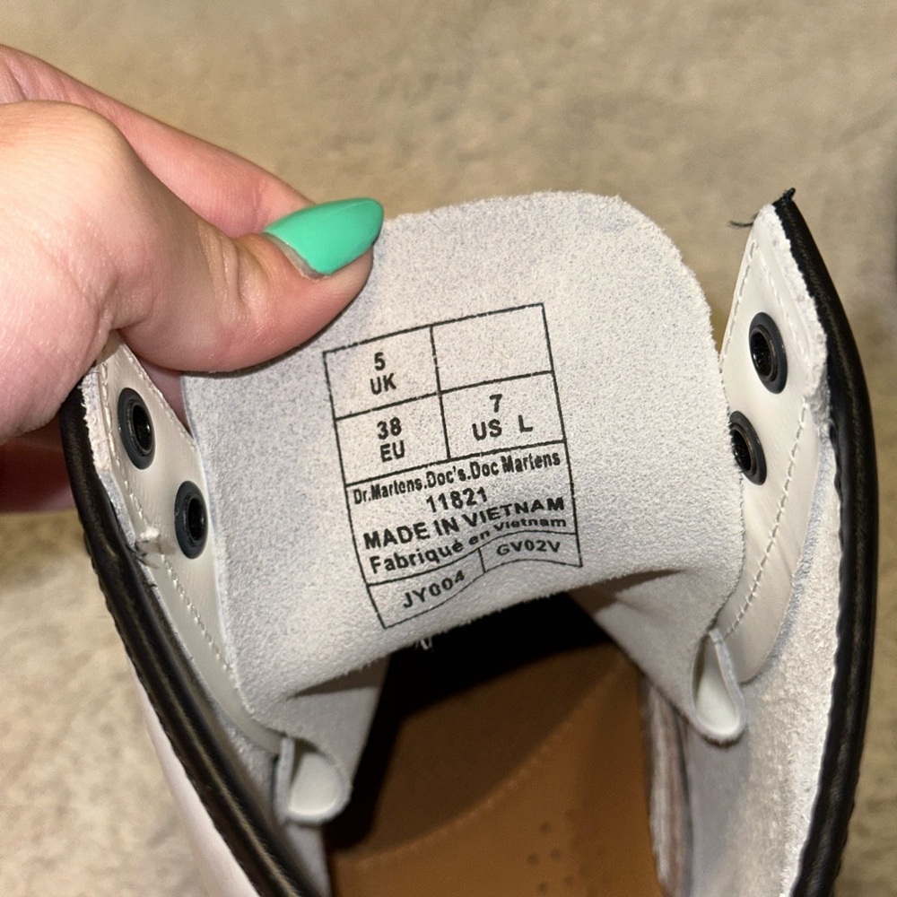 Dr Martens - Picture 3 of 5